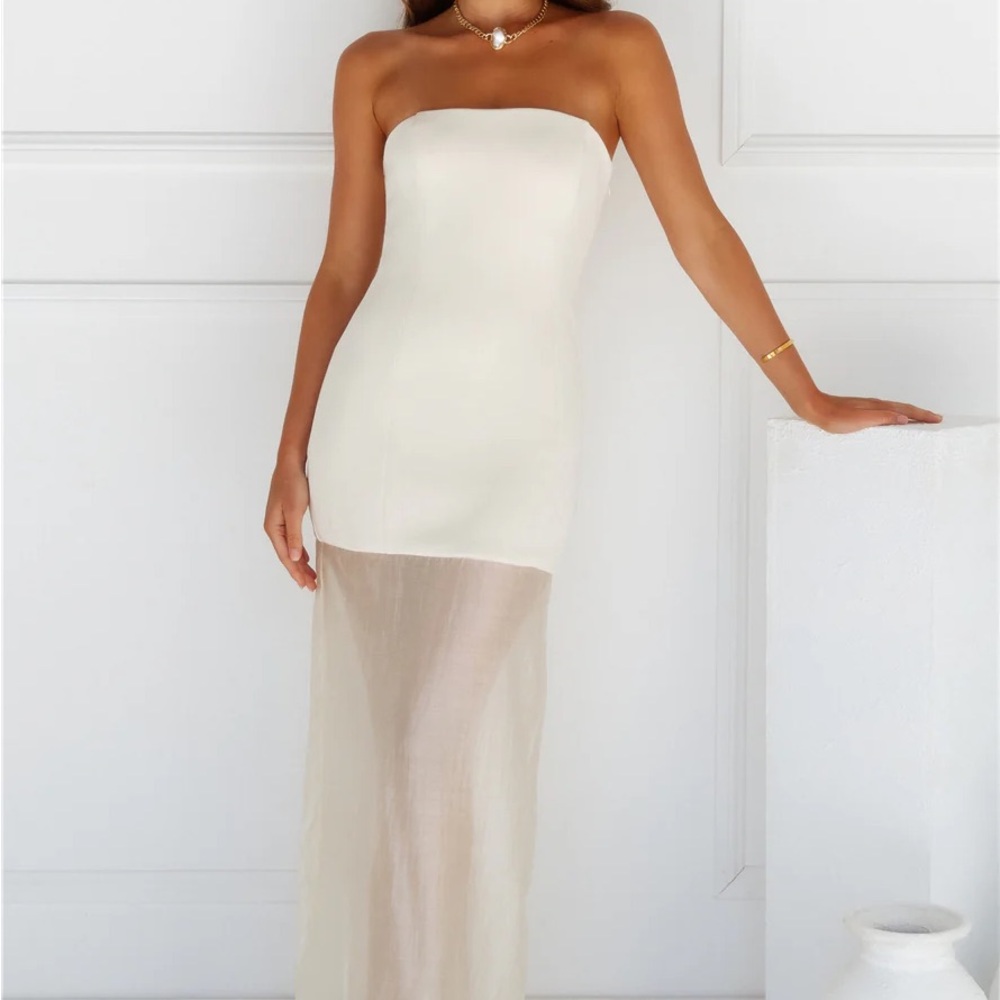 NWT Cream Sheer Bottom Strapless Dress
